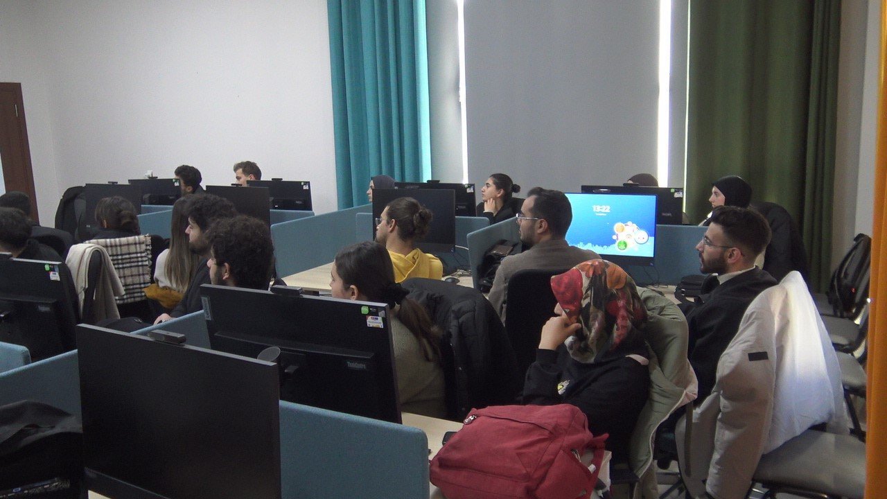 Malatya'da Gençlere Yapay Zeka Anlatıldı