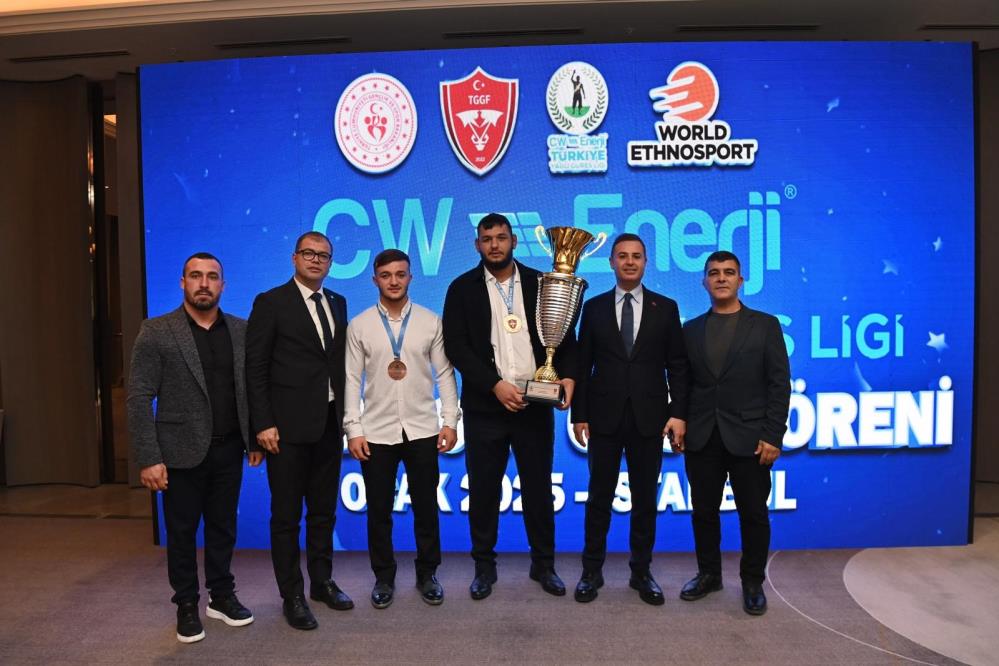 Balıkesirli pehlivanlara ödül verildi