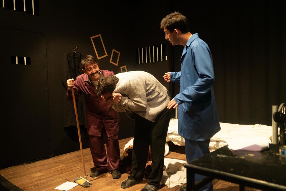 İzleyiciyi Etkileyen Performans: Matmazel'in Kedisi Sahnelendi