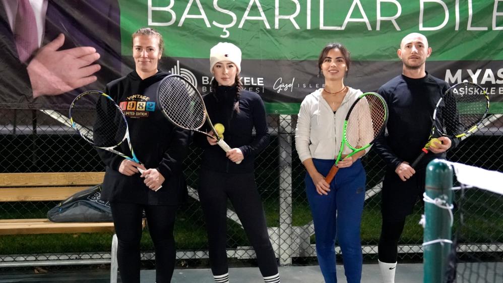 Tenis turnuvasında ödüller sahiplerini buldu