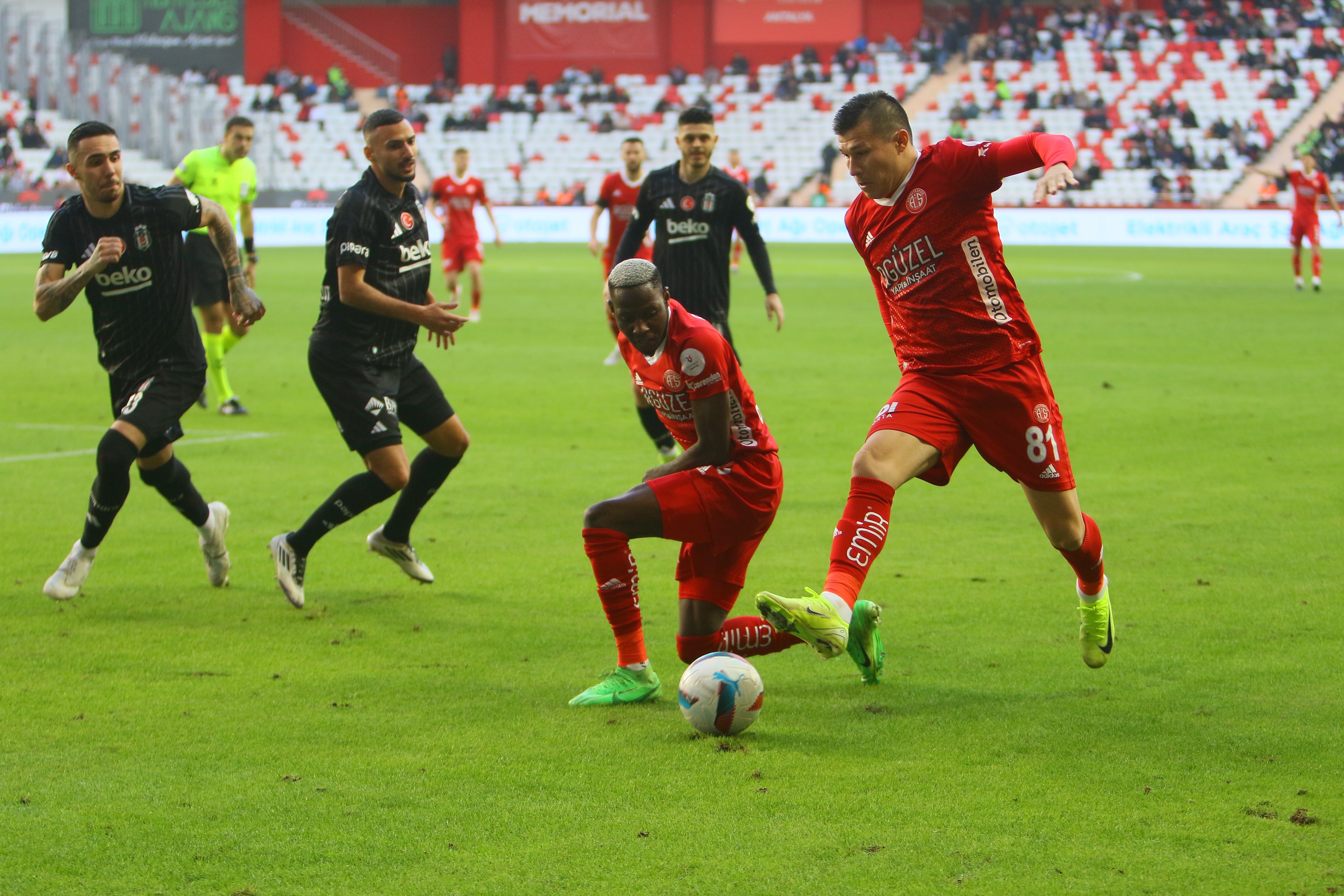 Trendyol Süper Lig: Antalyaspor: 1 - Beşiktaş: 1 (Maç Sonucu)