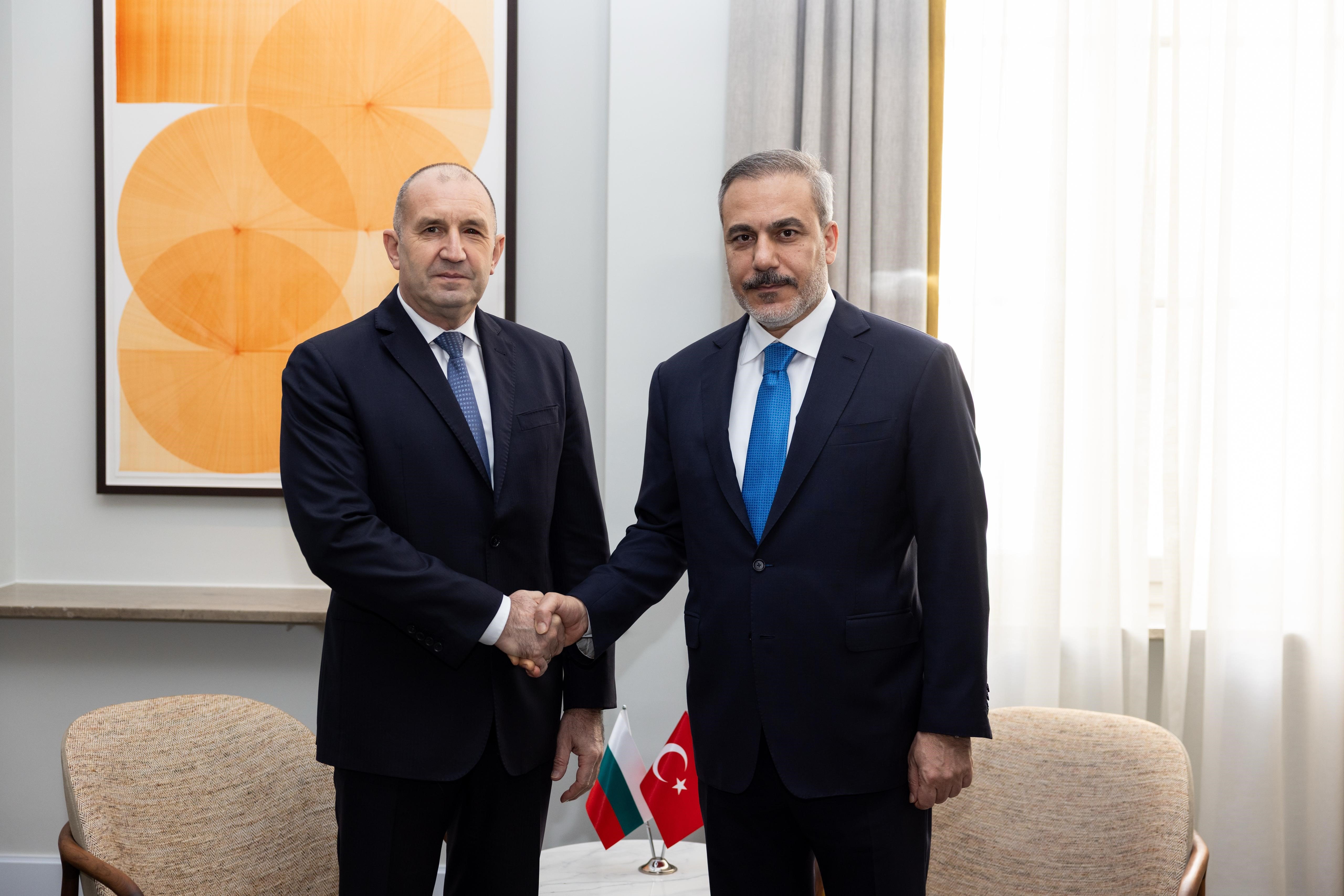 Hakan Fidan, Münih'te Bulgaristan Cumhurbaşkanı Radev ile görüştü