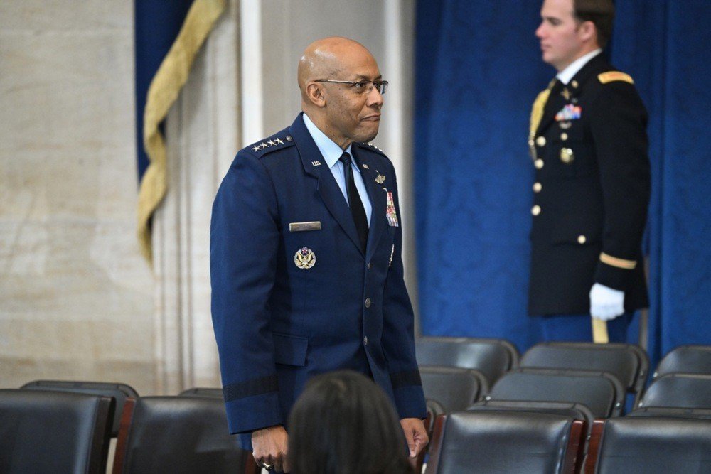 ABD Başkanı Trump, genelkurmay başkanını görevden aldı!