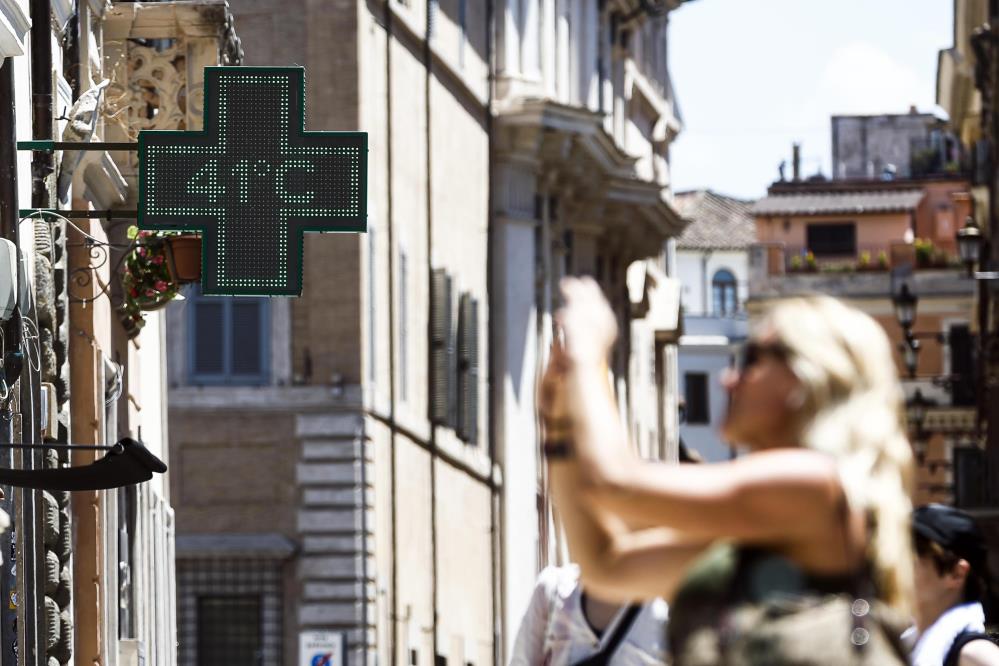 İtalya'da sel ve aşırı sıcaklarda 2 kişi hayatını kaybetti