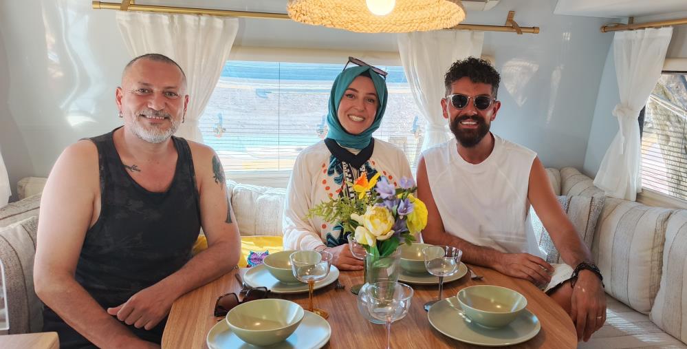 İki ünlü isim karavan için kapıştı - Manşet Haber