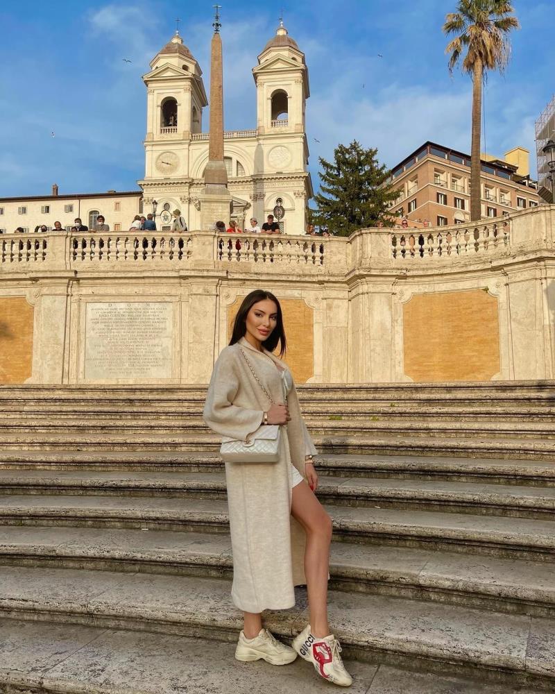 Tuğçe Aral, canlı yayında taciz mesajlarını ifşa etti - Manşet Haber