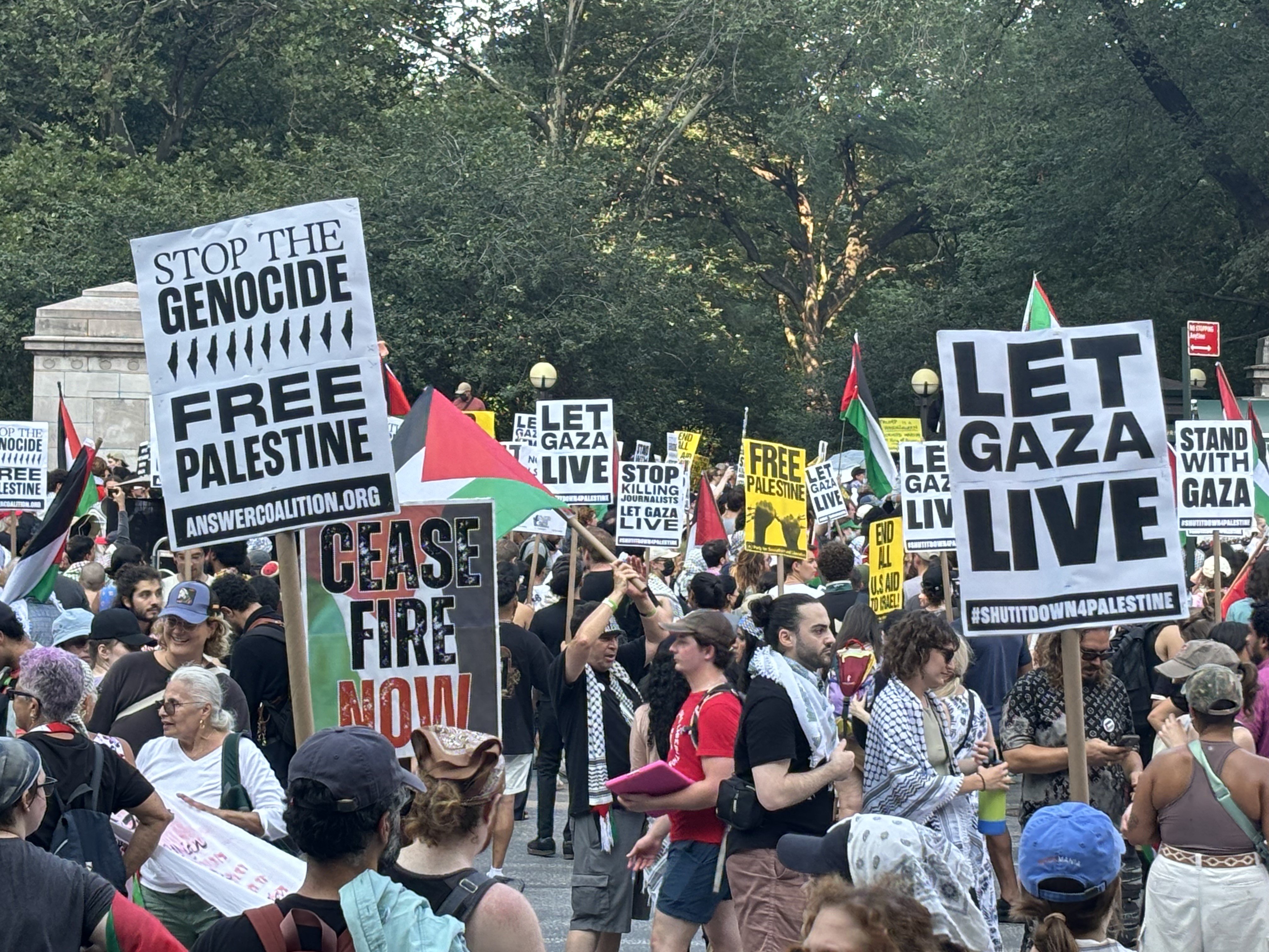 New York’ta on binlerce kişilik İsrail protestosu