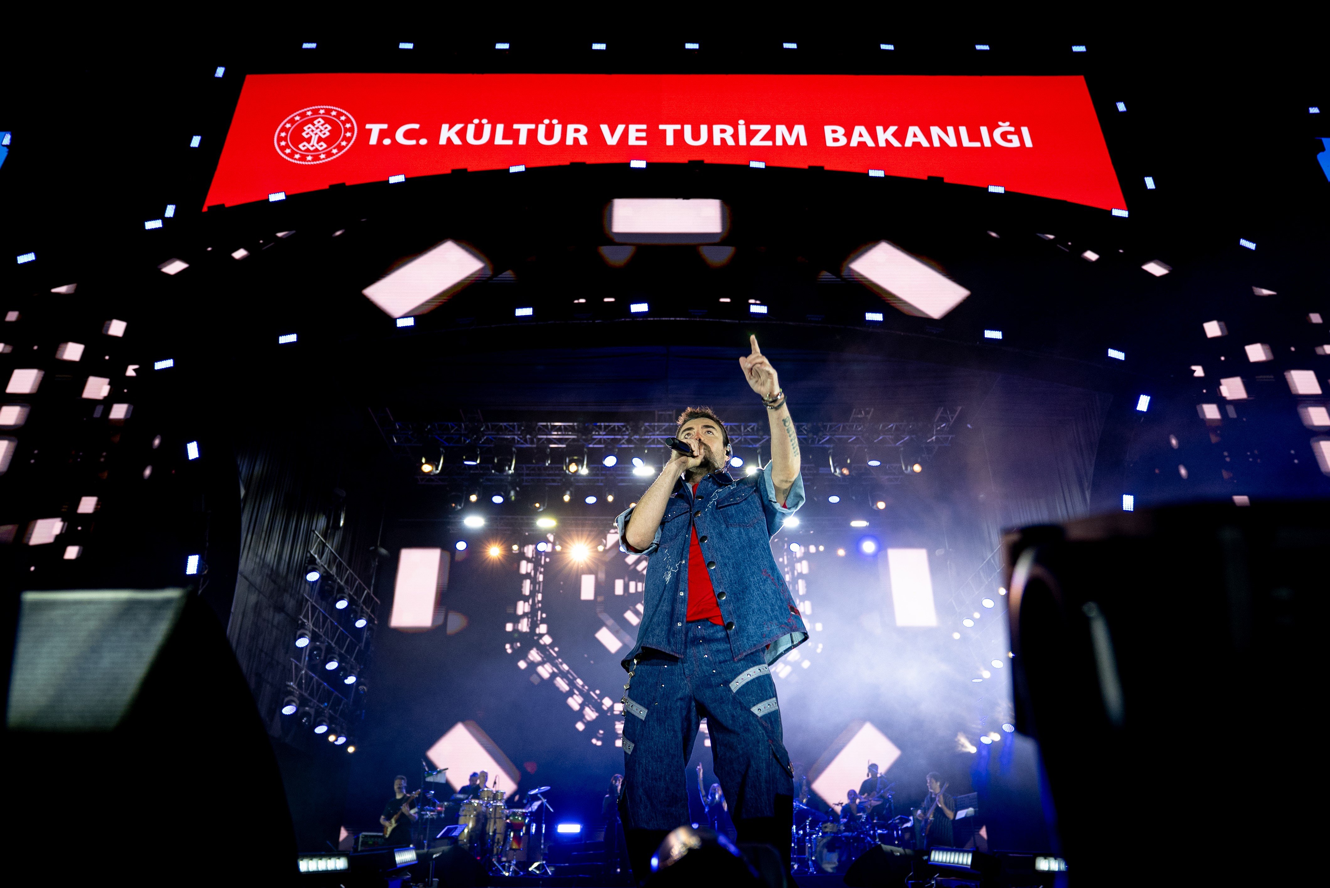 Erzurum Murat Dalkılıç ile coştu - Manşet Haber