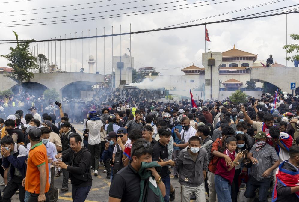Nepal’de sosyal medya protestosunda 13 ölü