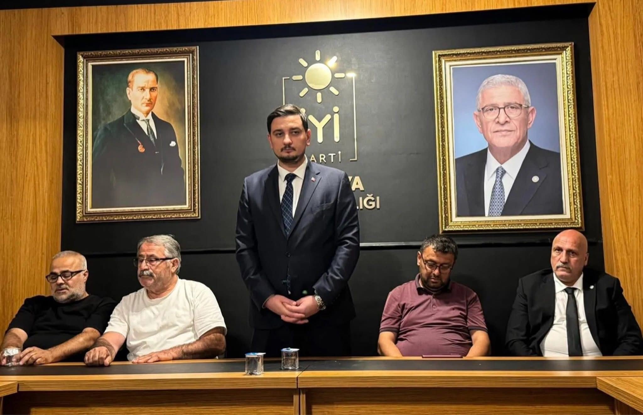 İYİ Parti Sakarya İl Başkanı Uçak 6 ilçe başkanıyla birlikte partisinden istifa etti - Manşet Haber