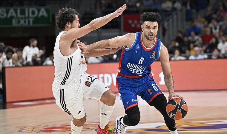 Anadolu Efes, Real Madrid Deplasmanında Galip