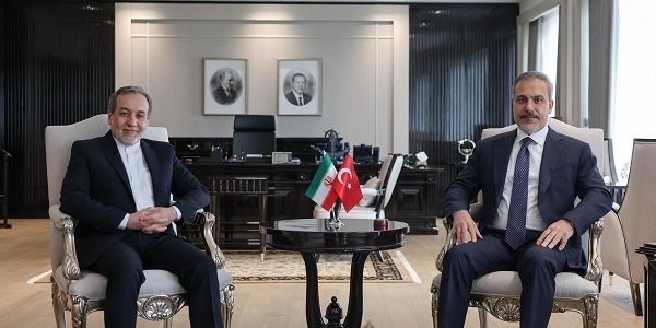 Fidan ve Arakçi'den kritik görüşme!