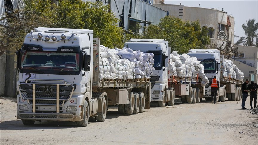 Gazze'ye kontrollü mal girişine izin