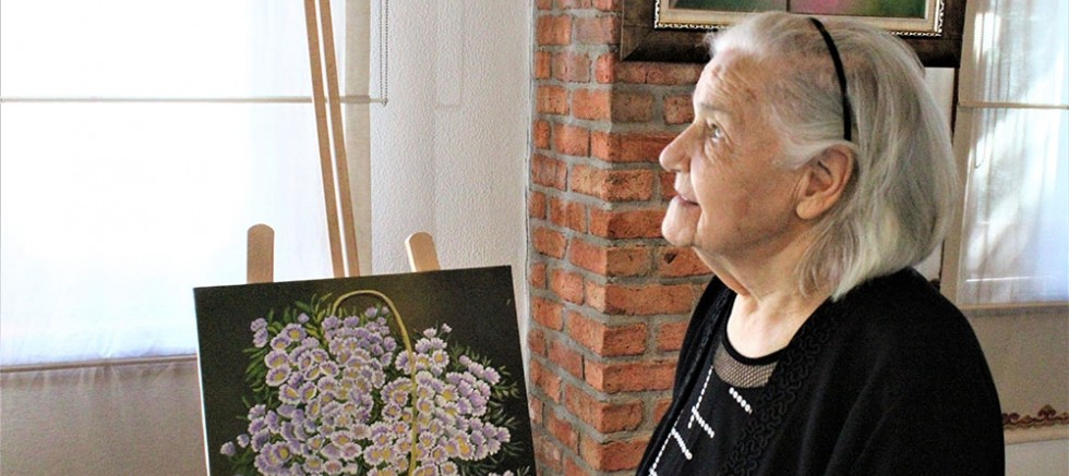 91 yaşındaki Vedia Lokman ilk resim sergisini açtı