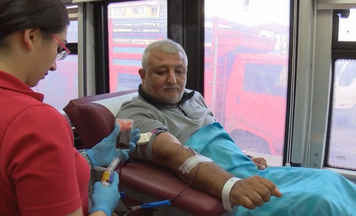 İyileşmiş hastanın kanıyla koronavirüs tedavisi Türkiye'de de başlıyor