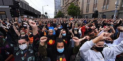 #Avustralya #protesto #yerliler #kutlama
