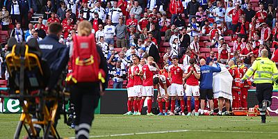 Danimarka-Finlandiya maçında korku dolu anlar!