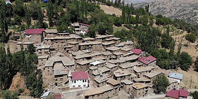 Hizan'ın taş evleri görenleri kendine hayran bırakıyor