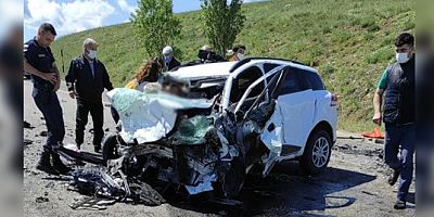 Sivas'ta iki araç  çarpıştı: 9 ölü