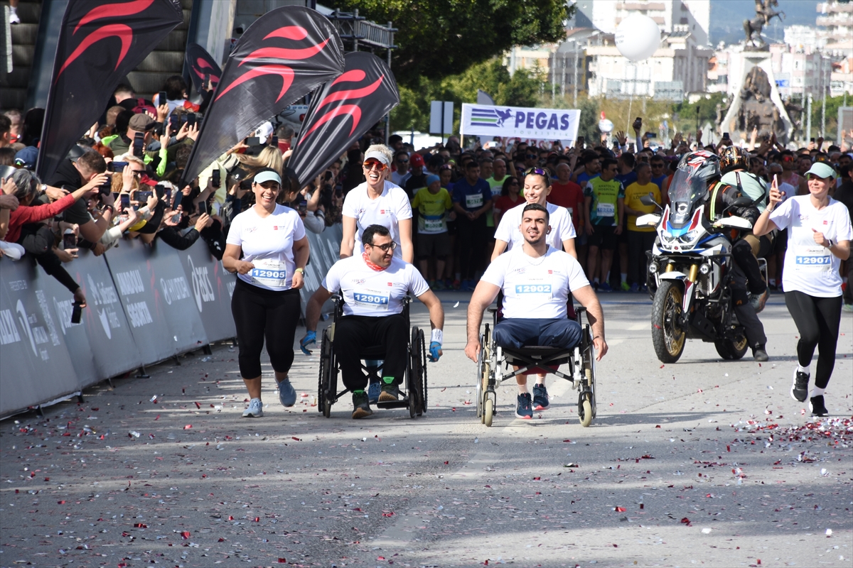 AA-20260405-41020747-41020743-ANTALYADA_21_ULUSLARARASI_RUNTALYA_MARATONU_BASLADI