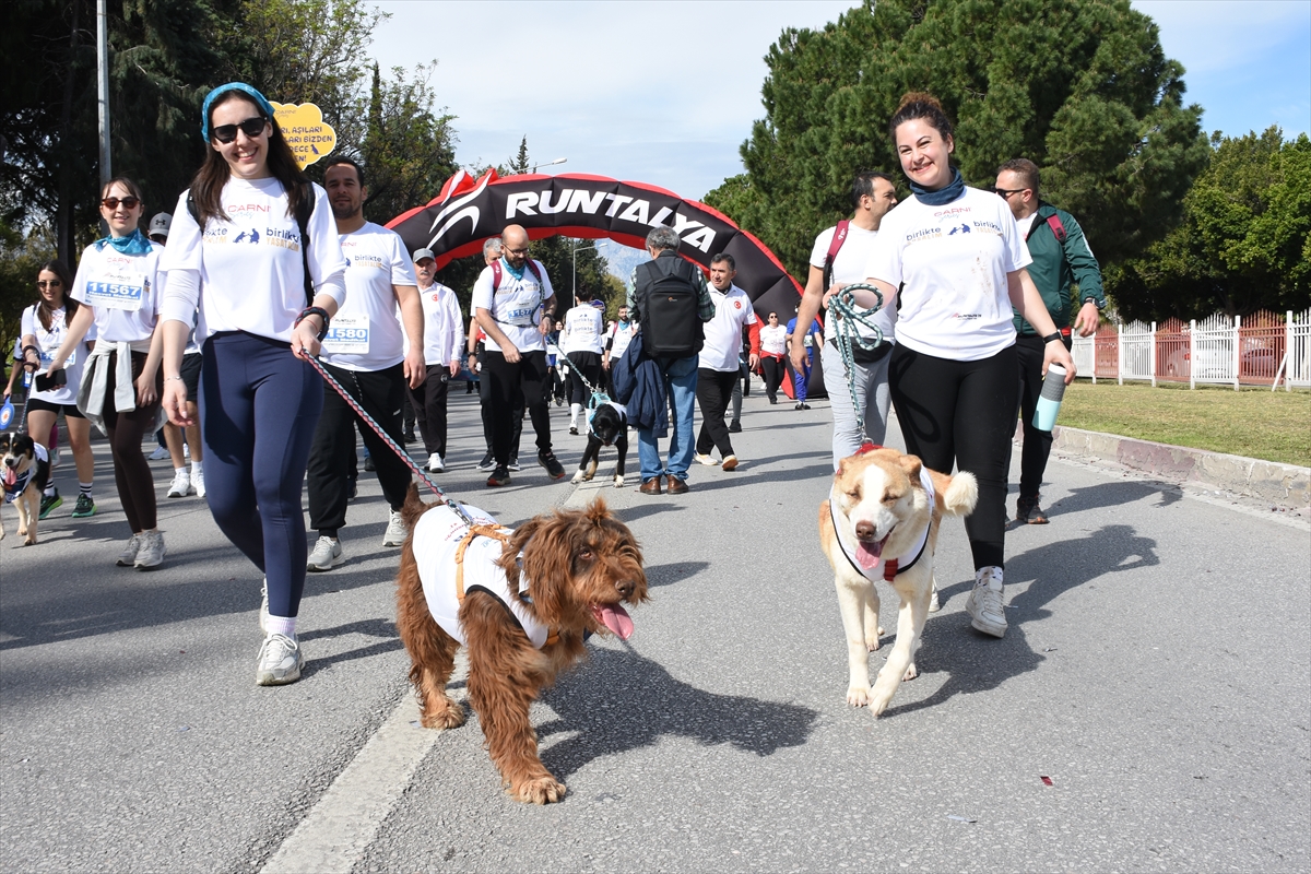 AA-20260405-41020747-41020746-ANTALYADA_21_ULUSLARARASI_RUNTALYA_MARATONU_BASLADI