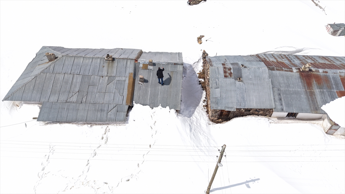 AA-20260408-41048077-41048066-VANIN_YUKSEK_YERLESIM_YERLERINDE_KISIN_ETKILERI_SURUYOR