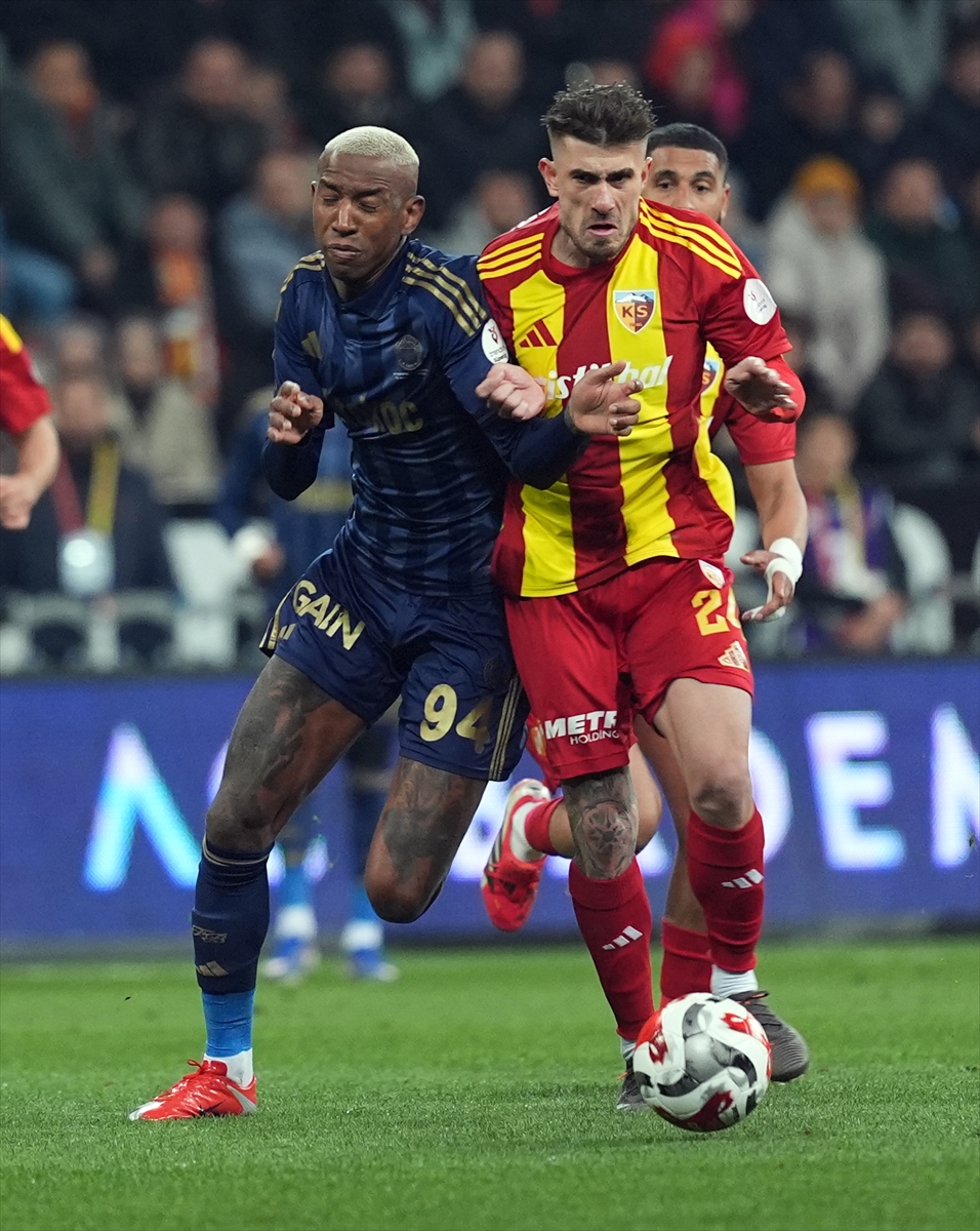 AA-20260411-41082780-41082779-ZECORNER_KAYSERISPOR_FENERBAHCE