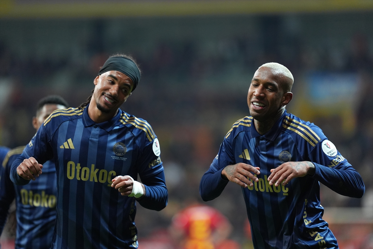 AA-20260411-41082982-41082972-ZECORNER_KAYSERISPOR_FENERBAHCE