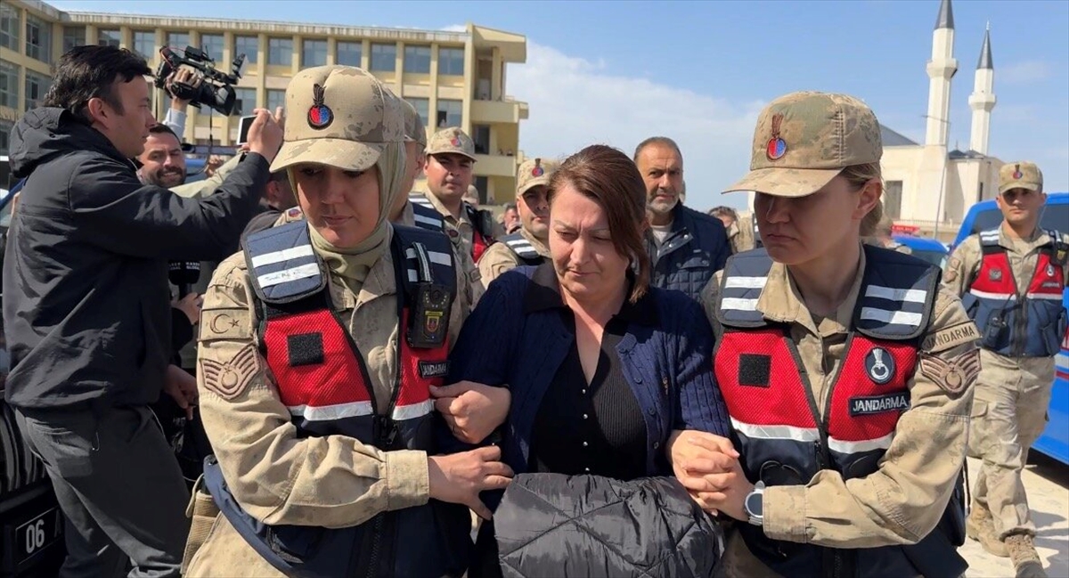 AA-20260417-41129058-41129053-GULISTAN_DOKU_SORUSTURMASINDA_GOZALTINA_ALINAN_SUPHELILERDEN_7SI_ADLIYEDE