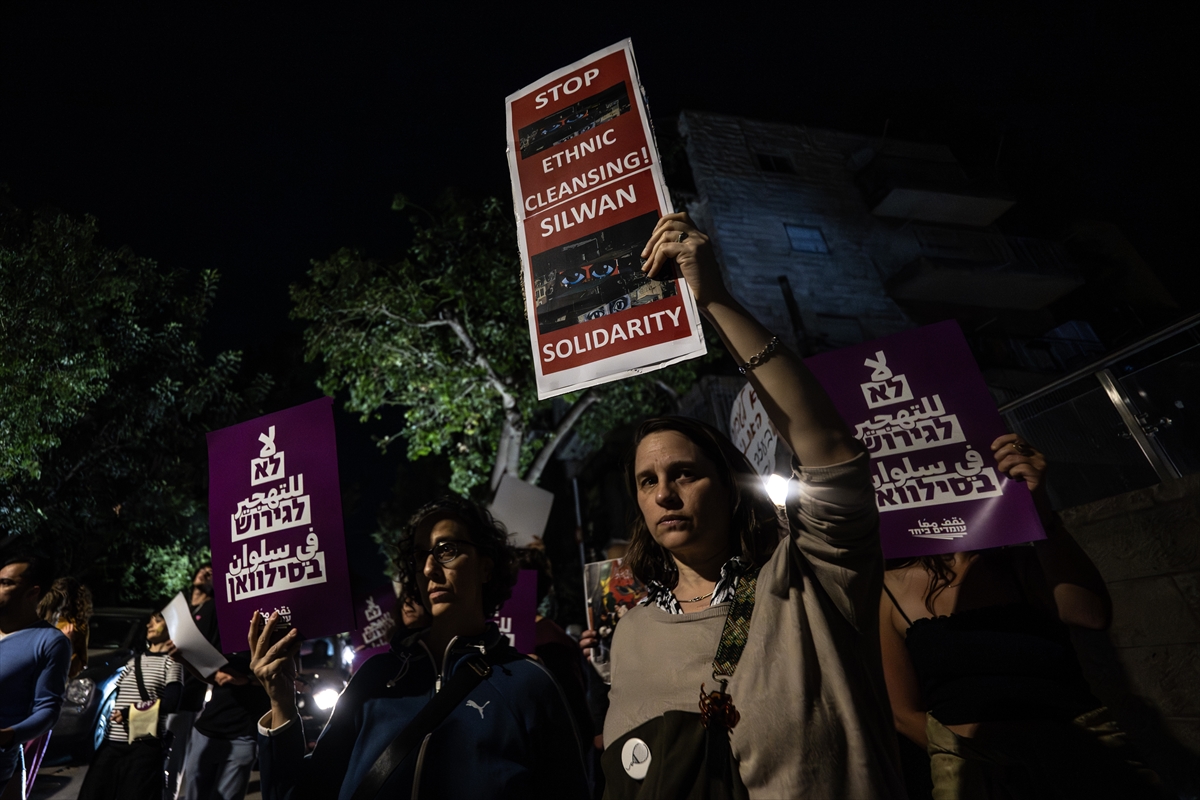 AA-20260425-41211946-41211930-ISRAILIN_KUDUSUN_SILVAN_BELDESINDE_FILISTINLILERI_ZORLA_YERINDEN_ETMESI_PROTESTO_EDILDI