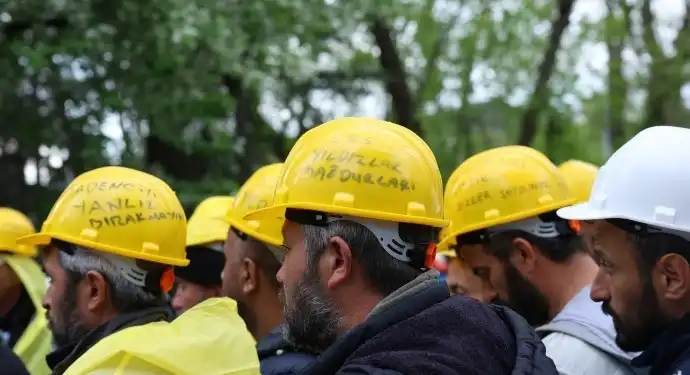 690x390cc-ank-22-04-2026-dem-parti-heyeti-maden-iscileri-ziyaret-etti4-690x375