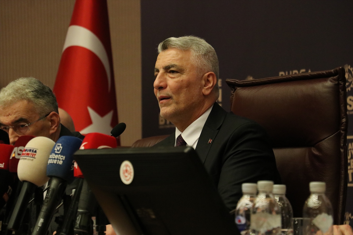 AA-20260428-41236171-41236163-TICARET_BAKANI_BOLAT_BURSA_IS_DUNYASI_BULUSMASINDA_KONUSTU