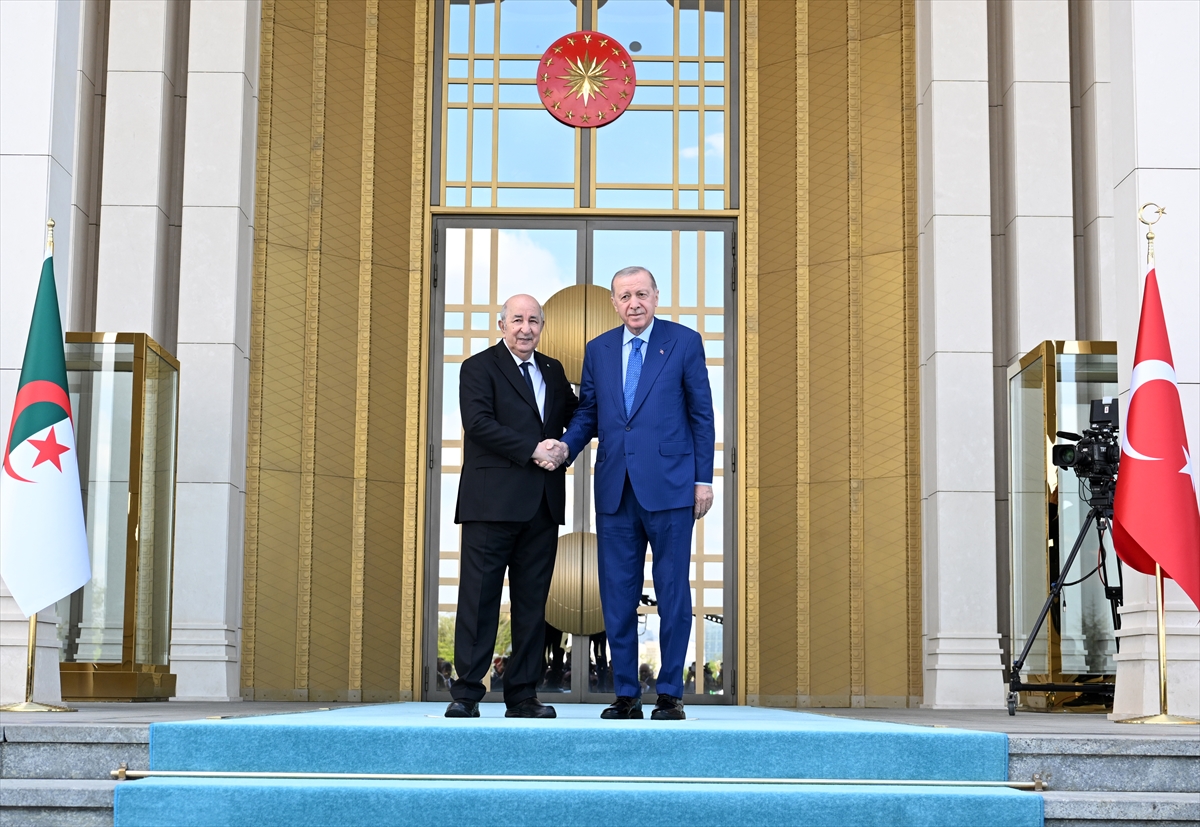 AA-20260507-41315626-41315620-CUMHURBASKANI_ERDOGAN_CEZAYIR_CUMHURBASKANI_TEBBUNU_RESMI_TORENLE_KARSILADI