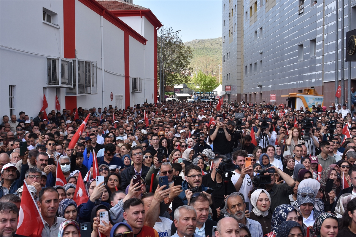 AA-20260513-41367370-41367369-AK_PARTIYE_KATILAN_AFYONKARAHISAR_BELEDIYE_BASKANI_BURCU_KOKSAL_ICIN_KARSILAMA_TORENI_DUZENLENDI