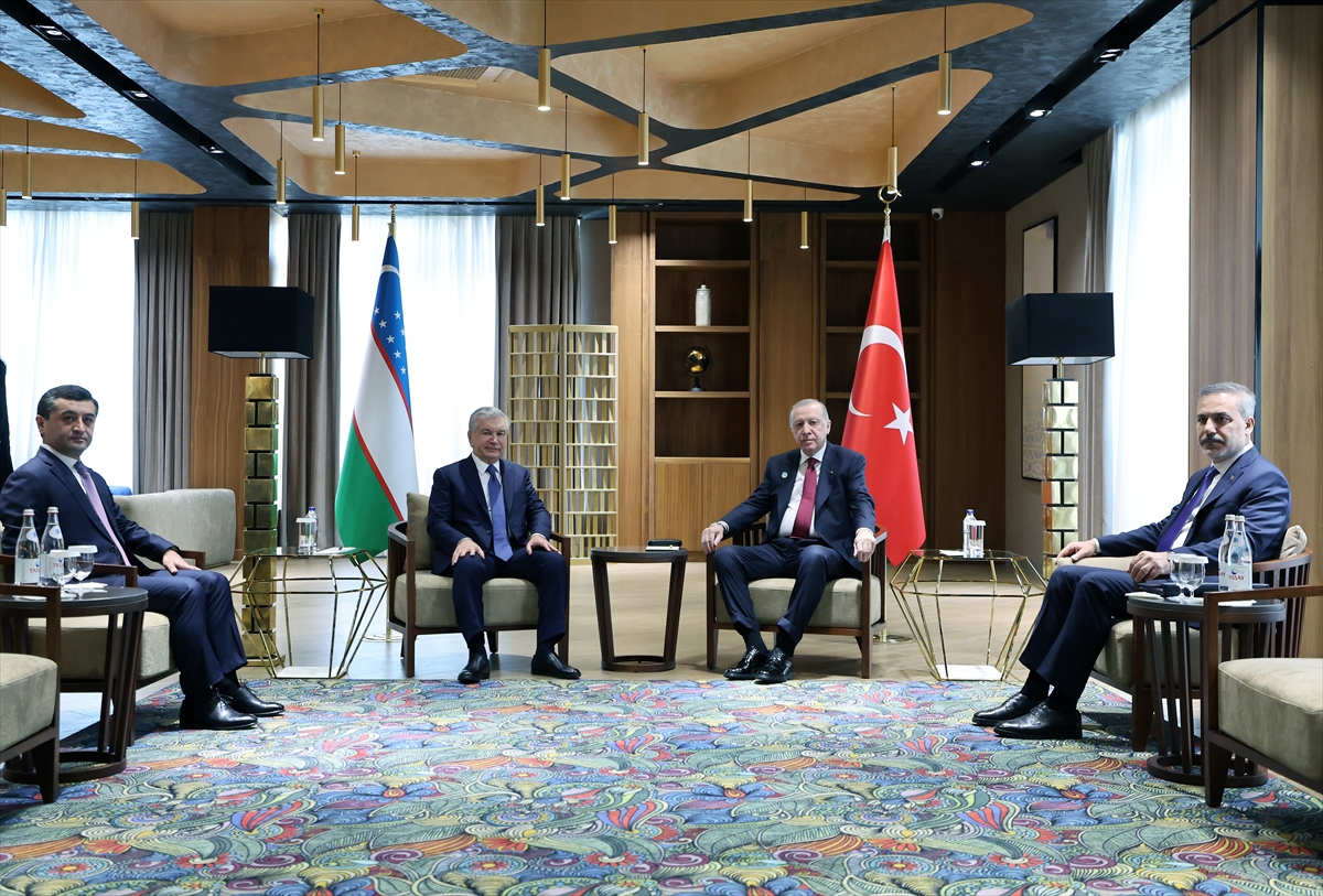 AA-20260515-41388735-41388734-CUMHURBASKANI_ERDOGAN_OZBEKISTAN_CUMHURBASKANI_MIRZIYOYEV_ILE_GORUSTU