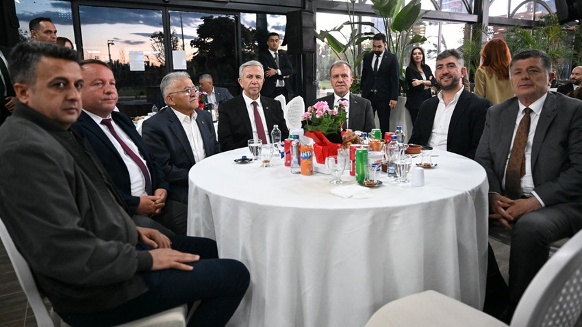 mansur-yavas-tek-aday-tarihi-kentler-birligi-secimlerinde-iktidar-ve-muhalefetten-ortak-liste-htbf mansur-yavas-tek-aday-tarihi-kentler-birligi-secimlerinde-iktidar-ve-muhalefetten-ortak-liste-htbf