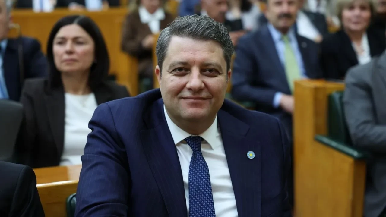 istanbul-milletvekili-ersin-beyaz-iyi-partiden-istifa-etti-3336277