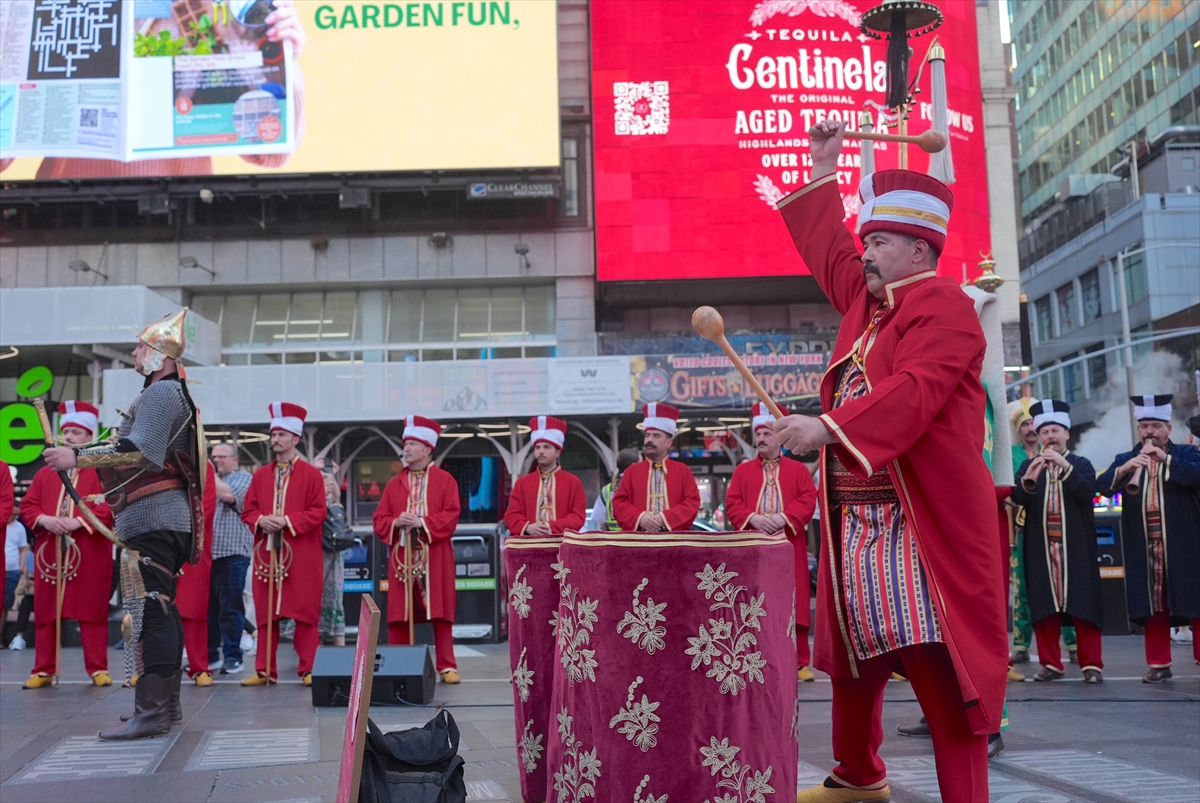 AA-20260519-41425352-41425333-MILLI_SAVUNMA_BAKANLIGI_MEHTERAN_BIRLIGI_TIMES_MEYDANINDA_PERFORMANS_SERGILEDI
