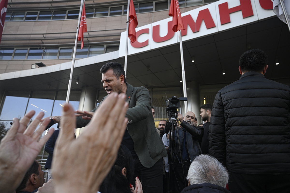 AA-20260521-41459223-41459216-ISTINAFIN_CHP_KURULTAY_DAVASI_KARARININ_ARDINDAN_PARTILILER_CHP_GENEL_MERKEZINE_GELDI