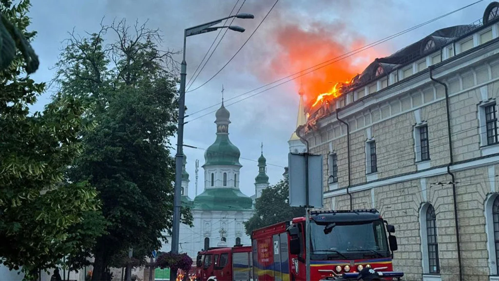 rusya-dan-kiev-e-hava-saldirisi-tarihi-dormition-katedrali-yandi-3 rusya-dan-kiev-e-hava-saldirisi-tarihi-dormition-katedrali-yandi-3