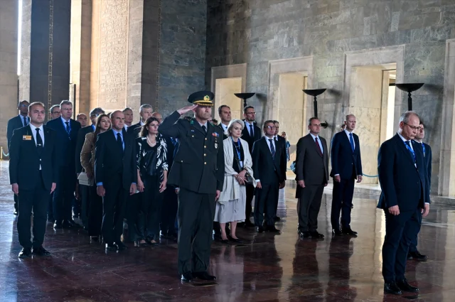nato-heyeti-anitkabiri-ziyaret-20025039-1298_1_m