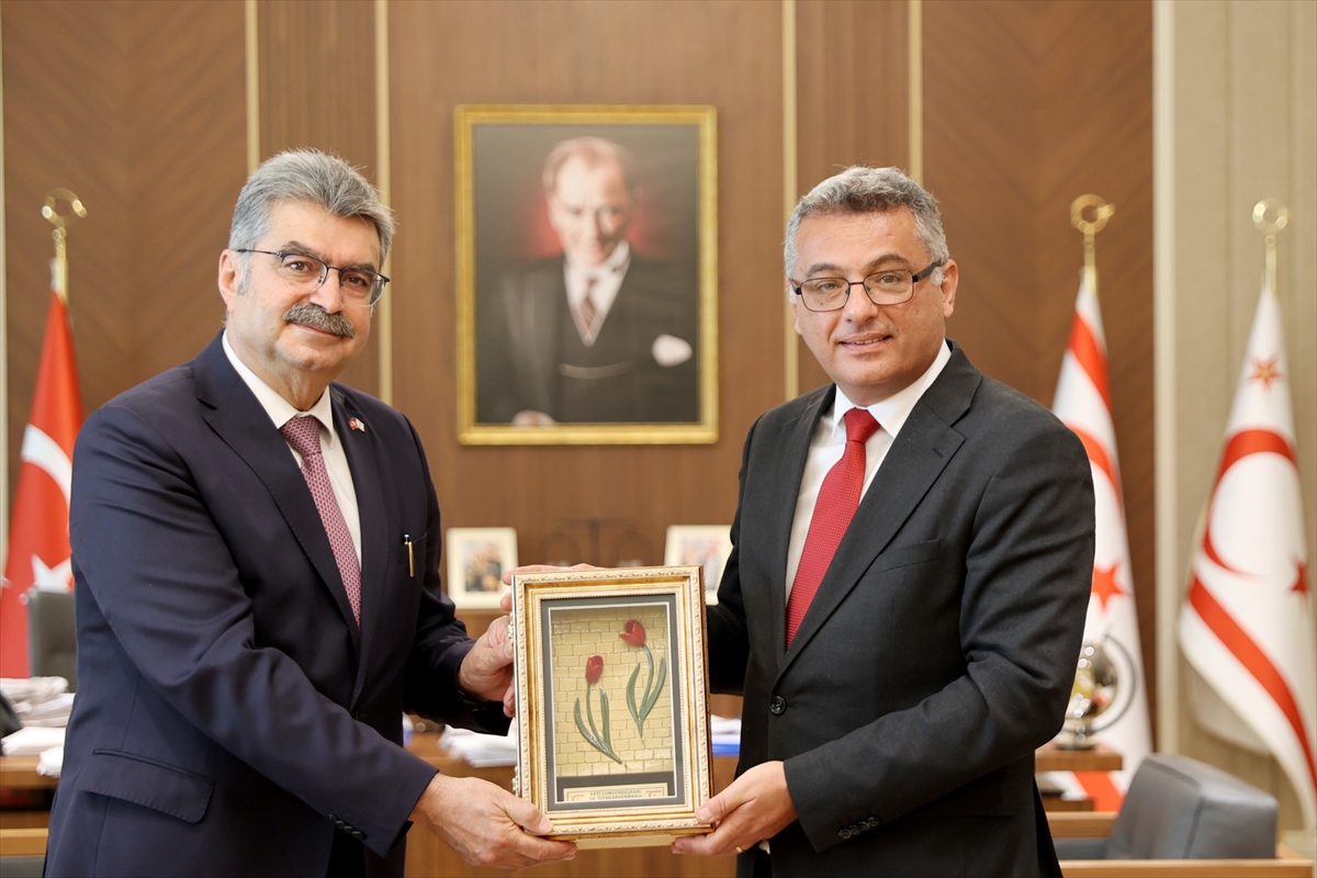 AA-20260719-42013903-42013901-KKTC_CUMHURBASKANI_ERHURMAN_TURKIYEKKTC_PARLAMENTOLAR_ARASI_DOSTLUK_GRUBU_HEYETINI_KABUL_ETTI (1)