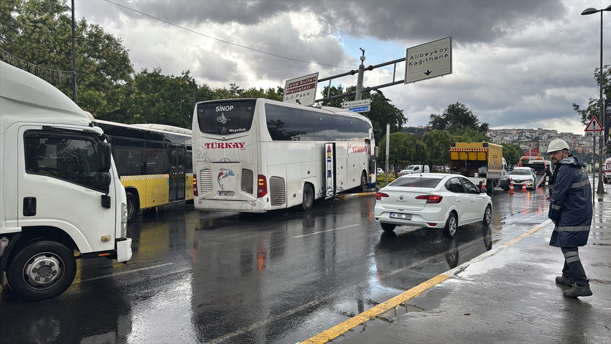 AA-20260725-42060576-42060575-EYUPSULTANDA_YOLCU_OTOBUSU_ILE_OTOMOBIL_CARPISTI_30_KISI_YARALANDI AA-20260725-42060576-42060575-EYUPSULTANDA_YOLCU_OTOBUSU_ILE_OTOMOBIL_CARPISTI_30_KISI_YARALANDI