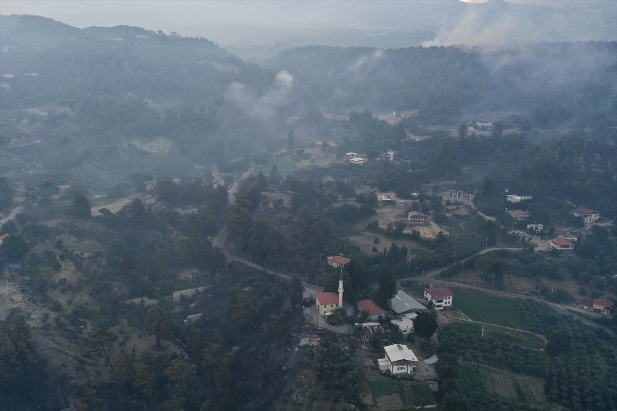 AA-20260730-42099367-42099362-MUGLA_SEYDIKEMERDEKI_ORMAN_YANGINI_HAVADAN_GORUNTULENDI