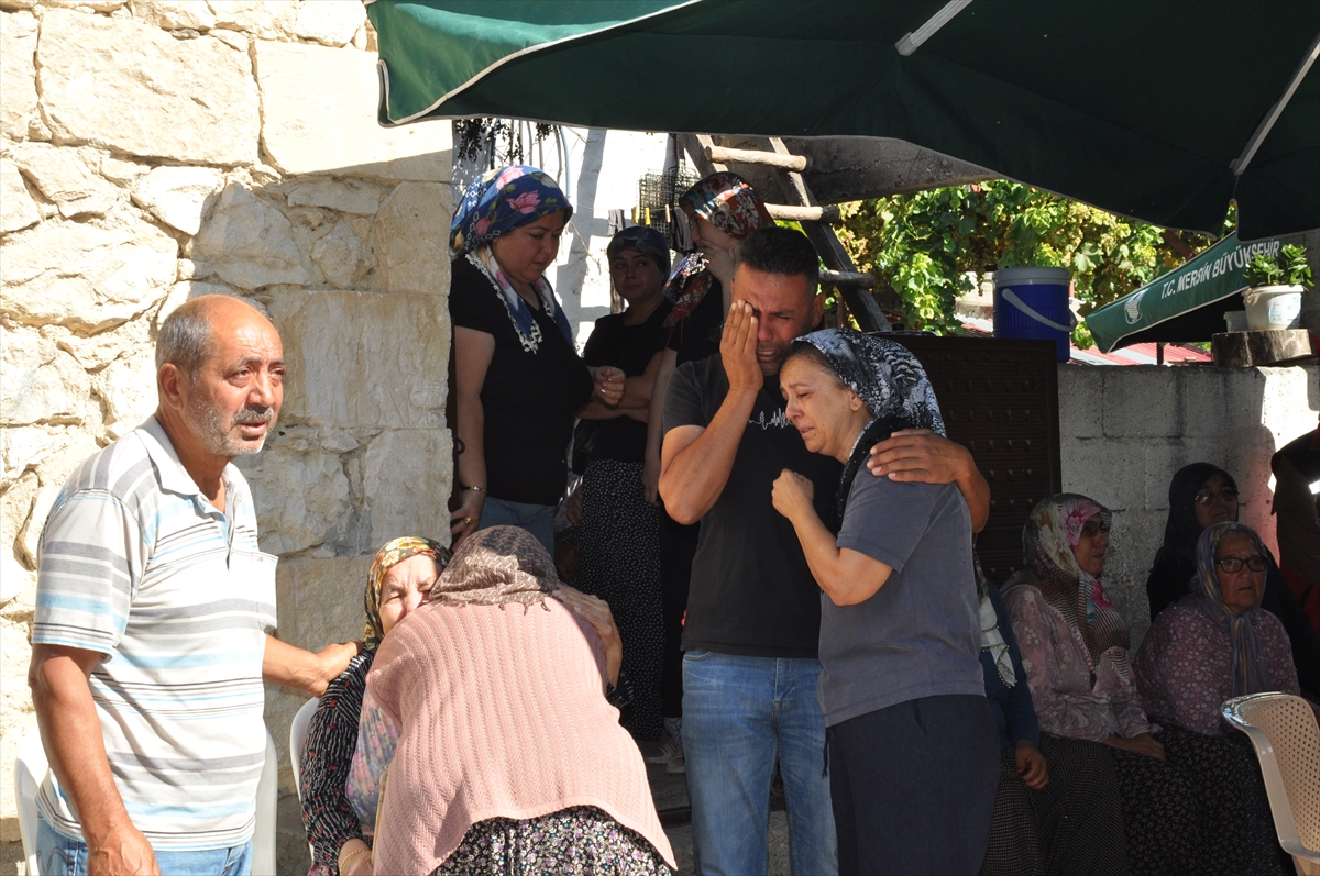 AA-20260901-42358754-42358739-KKTCDEKI_GEMI_KAZASINDA_YASAMINI_YITIREN_HUSEYIN_OZDEMIRIN_CENAZESI_MERSINDE_DEFNEDILDI