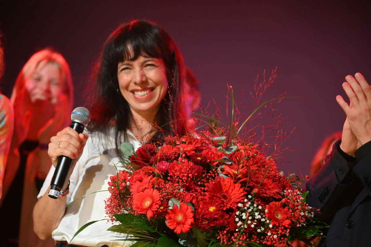 berlin-de-sol-parti-adayi-elif-eralp-kazandi