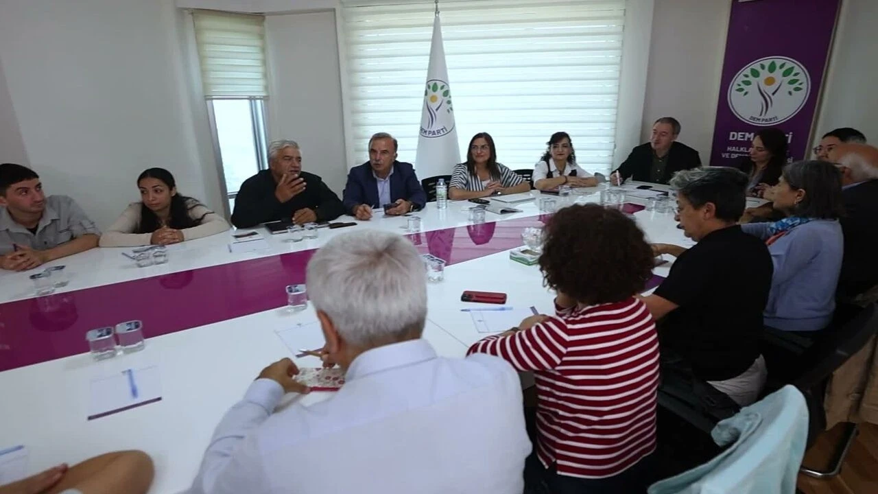 dem-parti-myk-uyelerinin-gorevleri-belli-oldu-uygd_cover dem-parti-myk-uyelerinin-gorevleri-belli-oldu-uygd_cover
