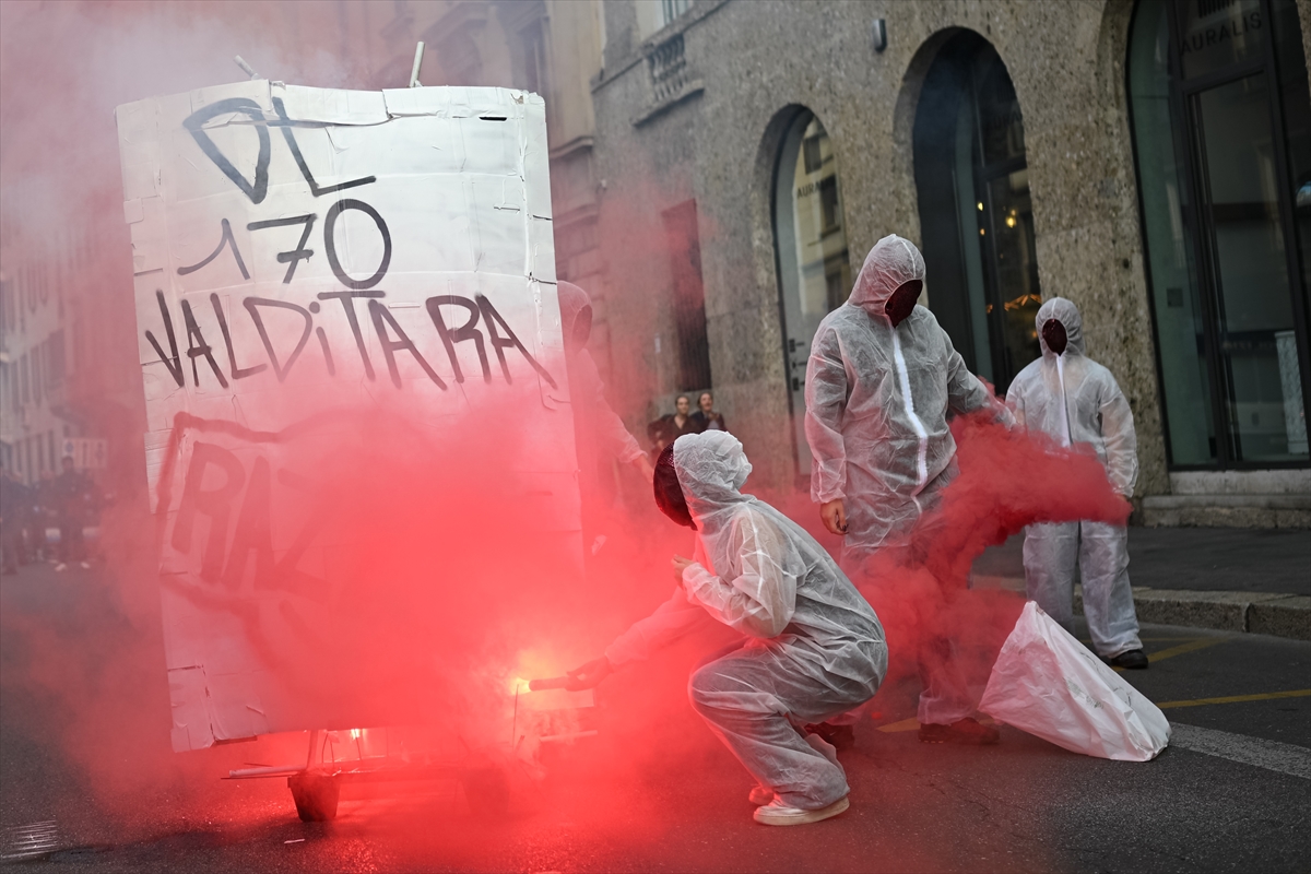 AA-20261016-42775594-42775572-ITALYADA_OGRENCILER_HUKUMETIN_EGITIM_POLITIKALARINI_PROTESTO_ETTI