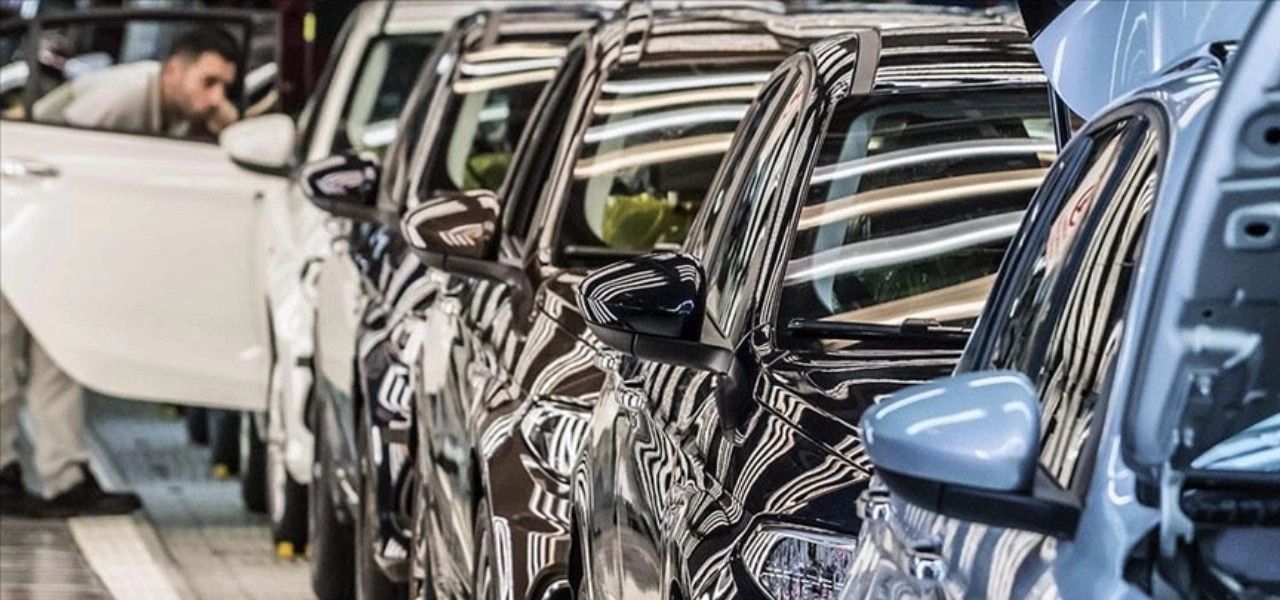 Otomobil pazarı yılın ilk çeyreğinde daraldı: Elektrikli satışlar dikkat çekti