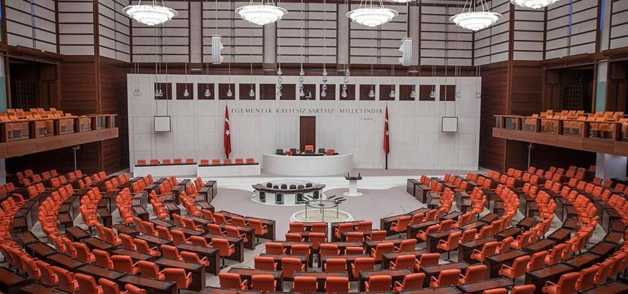 İran’daki savaş Meclis’e taşındı: Cevdet Yılmaz’a 7 soruluk önerge verildi